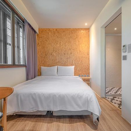 Light Hostel - Tainan Exterior photo