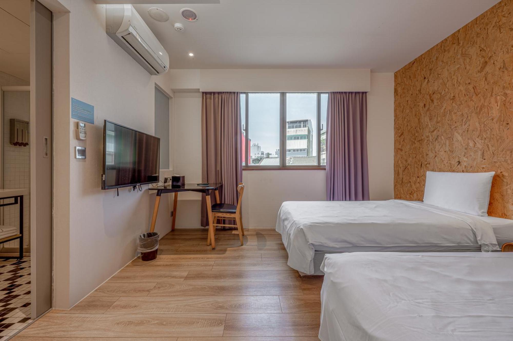 Light Hostel - Tainan Exterior photo