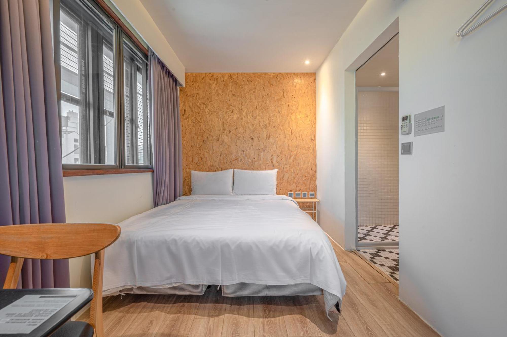 Light Hostel - Tainan Exterior photo